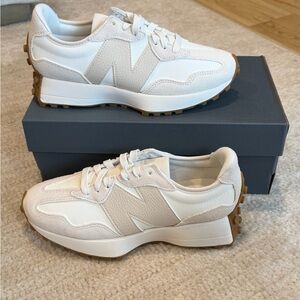 New Balance 327 Sneakers